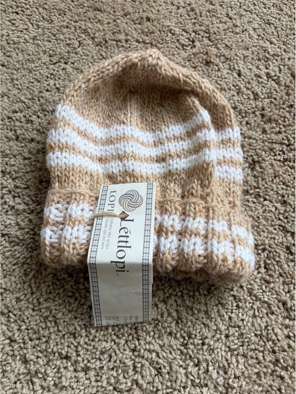 NWT  Ístex Léttlopi  hand-knit tan white striped beanie folded brim pure wool